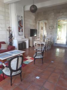 Appartement La Maison du Fort 1er Etage 1 Rue de la Foire 30400 Villeneuve-lès-Avignon Languedoc-Roussillon