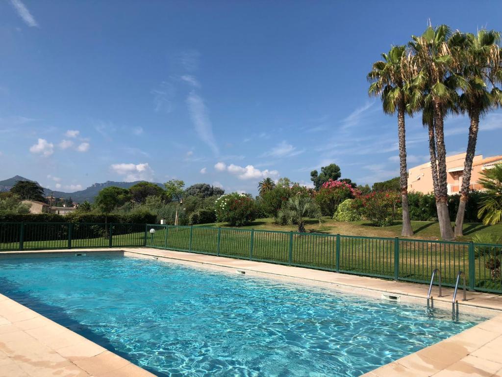 La Maison Ribotteau - The Coach House Gîte 86150 LʼIsle-Jourdain