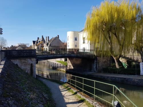 La maison Virginie log 1 à 2 pers hyper centre climatisation parking linge wifi proximité lac canal piscine