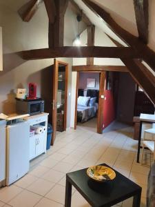 Appartement La Mansarde: appartement tout confort à Vatan 8 Grande Rue 36150 Vatan Région Centre