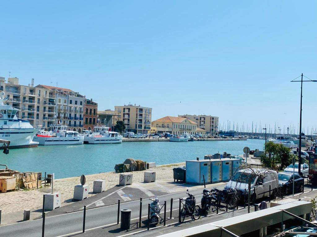 ''La Marine'' T2 en plein centre, vue sur le canal 51 Grande Rue Mario Roustan, 34200 Sète