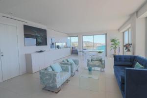 Appartement LA MER Breathtaking sea view luxurious design apartment 1 Avenue Francis Tonner 06150 Cannes Provence-Alpes-Côte d\'Azur