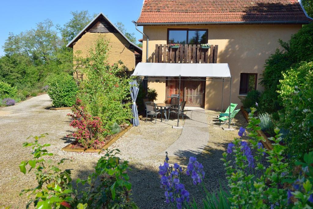 La Parenthèse - Gîte de la Sittelle 90 CHEMIN DE PETOZAN, 73240 Saint-Genix-sur-Guiers