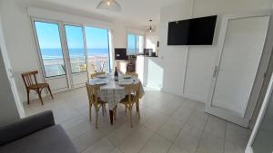 LA PEROUSE - Appartement 4ème étage - 2 chambres vue mer