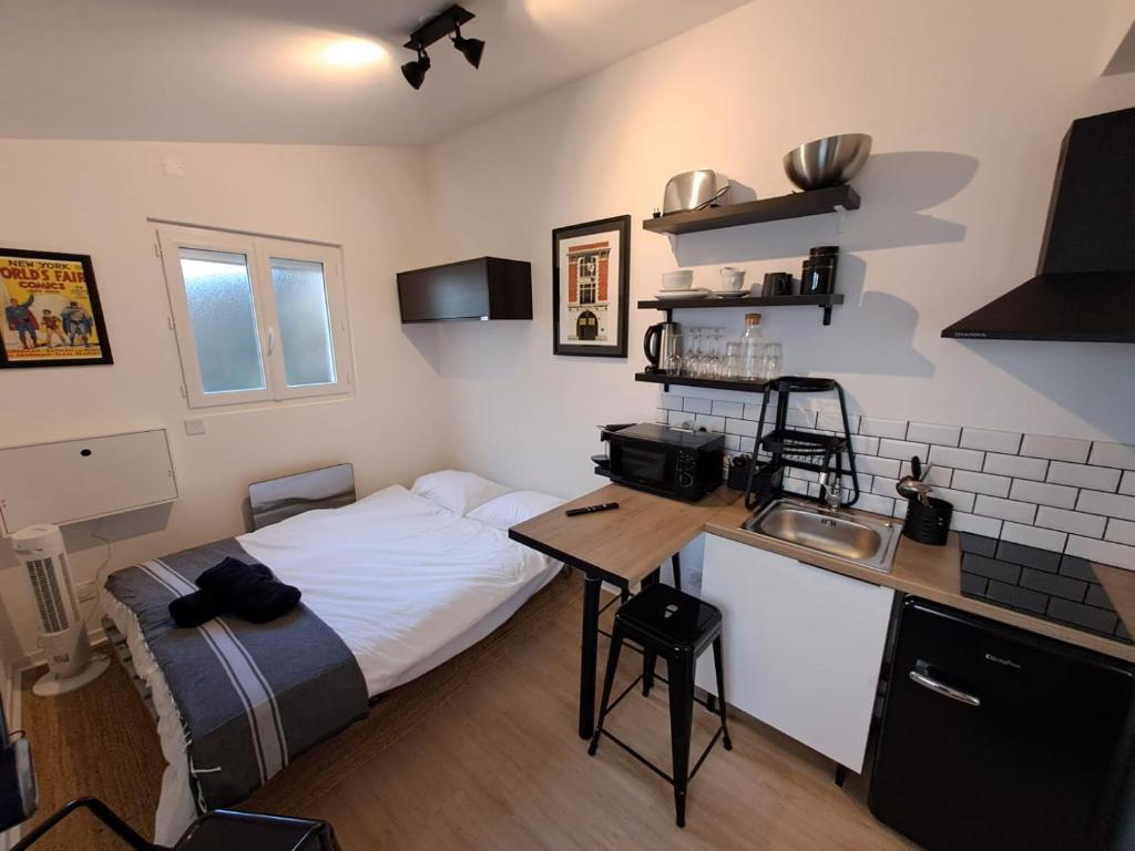 Appartement La petite grange - Unique, 5mn gare SNCF, 2 mn hyper centre, WIFI-Netflix 51 Rue de l'Yser 79000 Niort