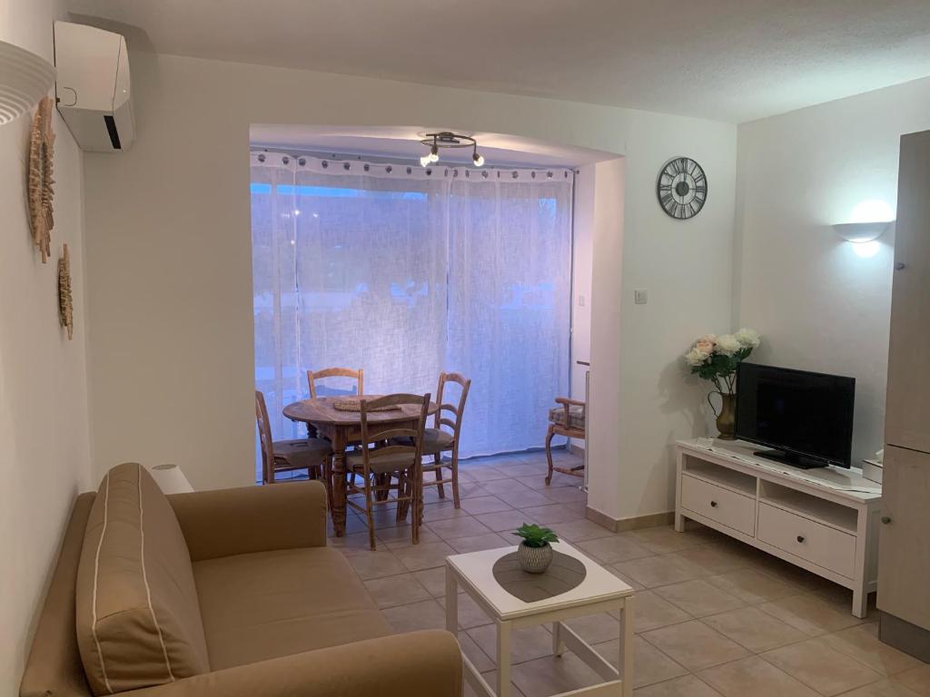 Appartement LA REPOSADE 357 Route de la Gare 83110 Sanary-sur-Mer