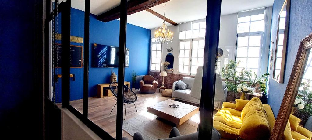 Appartement LA ROCHELAISE : Appartement calme & somptueux dans l'hyper centre. 8 Rue des Merciers 17000 La Rochelle