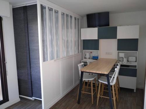 Appartement Appartement La Rochelle, 1 pièce, 4 personnes - FR-1-246-421 Bat D1 - Etage 1 - Apt D114 - 4 Allee Du Bout Dehors - La Rochelle