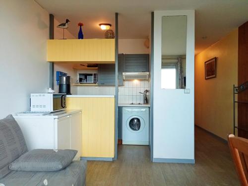 Appartement Appartement La Rochelle, 1 pièce, 4 personnes - FR-1-551-50 rue de la Gloire La Rochelle