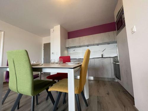 Appartement Appartement La Rochelle, 3 pièces, 4 personnes - FR-1-246-588 APPT 303 - ETAGE 3 128 AVENUE EMILE NORMANDIN La Rochelle