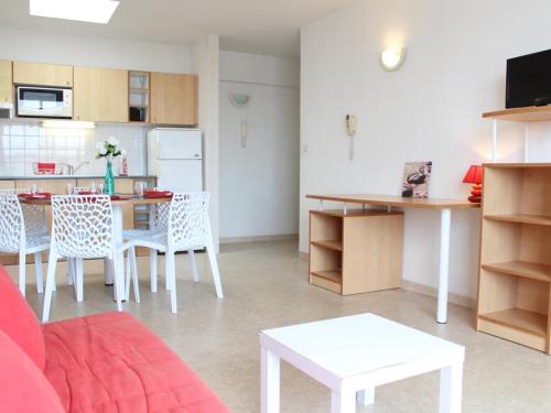 Appartement Appartement La Rochelle, 3 pièces, 6 personnes - FR-1-246-12 Residence La Rocheliere 3 - Bat C - Appt 311 - Etage 3 - 6 Rue De La Sole La Rochelle