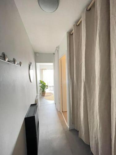 Appartement La Rose des Vents - Studio à 20 mètres du remblai 2 Boulevard de Castelnau 85100 La Rudelière Pays de la Loire
