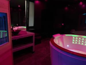 La Suite Marylin, Loft de 75m2 avec Sauna et Jacuzzi
