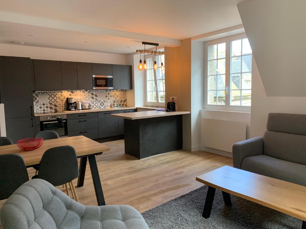 La Suite Saint-Malo Intra-Muros T3 (2-4pers) 2 Place de la Poissonnerie, 35400 Saint-Malo