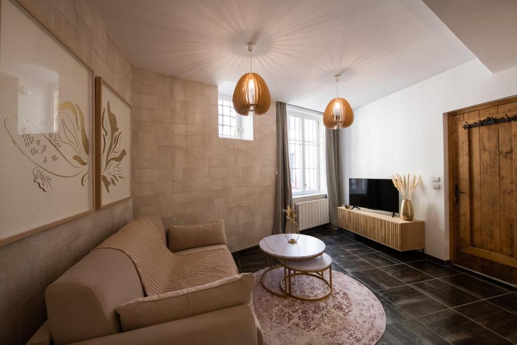 La Suite Sépia - Superbe appartement tout confort au coeur du Vieux Lyon 5 Montée du Garillan, 69005 Lyon