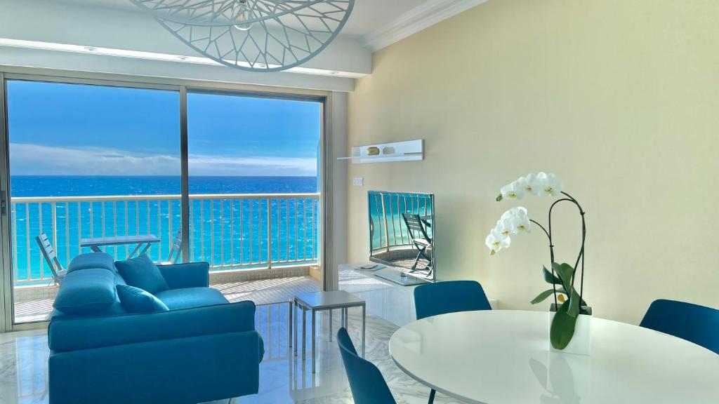 « LA SUITE »Superbe appartement NEUF, Front de mer 960 Promenade du Soleil, 06500 Menton