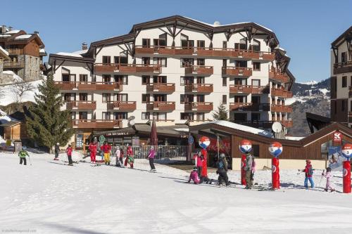 Appartement La Tania 2 pièces garage dans chalet pied pistes La Tania france