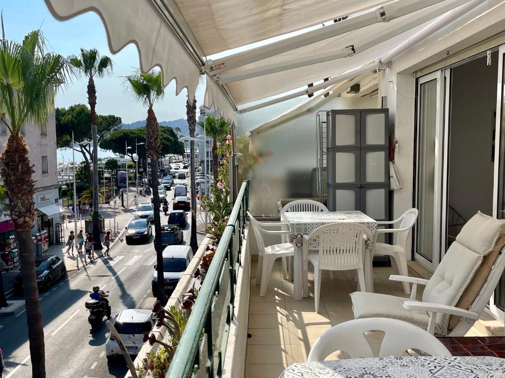 La Terrasse du Centre by Connexion 10 Avenue Guy de Maupassant, 06160 Antibes