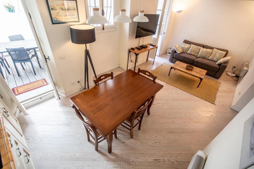 La Terrasse du Suquet by Connexion 15 Rue Louis Perrissol, 06400 Cannes