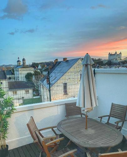 La terrasse Saumuroise - vue château & loire