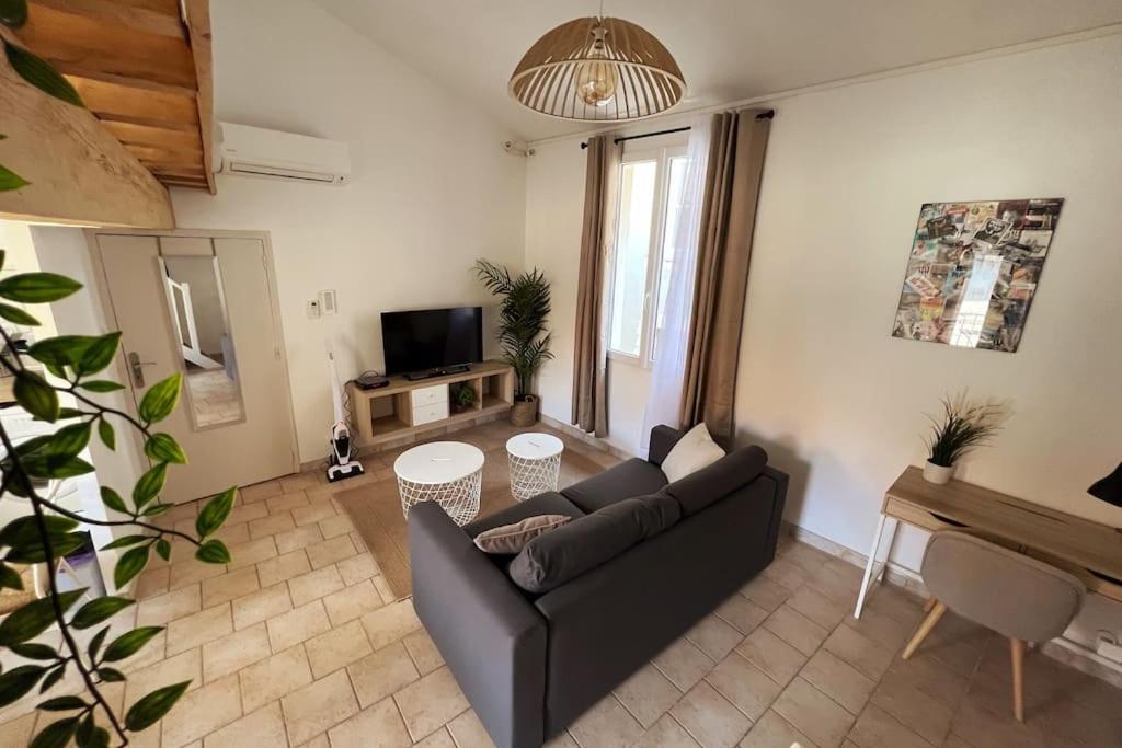 Appartement La TOUR DES TEINTURIERS - AC CLIM - WiFi - BALCON 4 Rue Bon Martinet 84000 Avignon