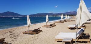 LA VAGUE BLEUE
