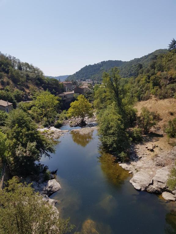 LA VOLANE 3 ème étage 73 Faubourg D Antraigues, 07600 Vals-les-Bains
