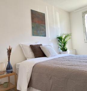 Appartement La Voulzie Appartement - Proche centre avec parking privé 34 Rue du Docteur Schweitzer 77160 Provins Île-de-France