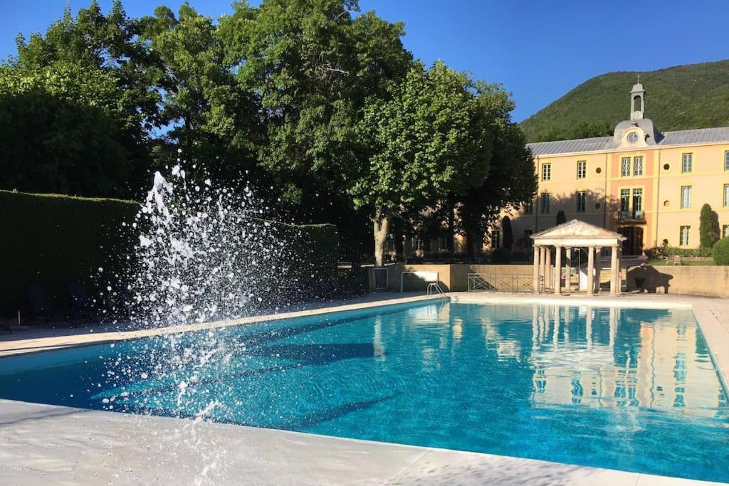 La Vue est Belle Domaine Château des Gipières, lieu-dit Platrières, 26570 Montbrun-les-Bains