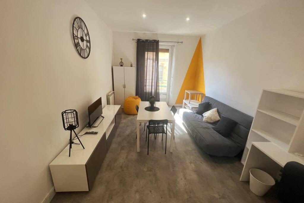 Appartement Label Etape - 2min GARE - WIFI - TeRRaSSe 16 Rue Léon Gozlan 13003 Marseille