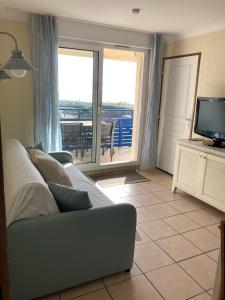 Appartement Lacanau, Résidence Bleu Marine, appartement 2e étage, exceptionnel car balcon face et vue océan avec piscine ! Et avec parking réservé résidence bleue marine allée des terrasses 33680 Lacanau-Océan Aquitaine