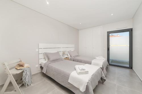 Lagoa Views - Holiday Apartment by SCH