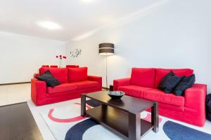 Lagos Marina apartment with pool & gym