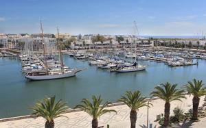 Appartement Lagos Marina view apt on main avenue near beaches Avenida dos Descobrimentos 8600-645 Lagos Algarve