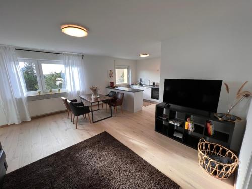 Lake & Mountains - Modern Living - 70sqm