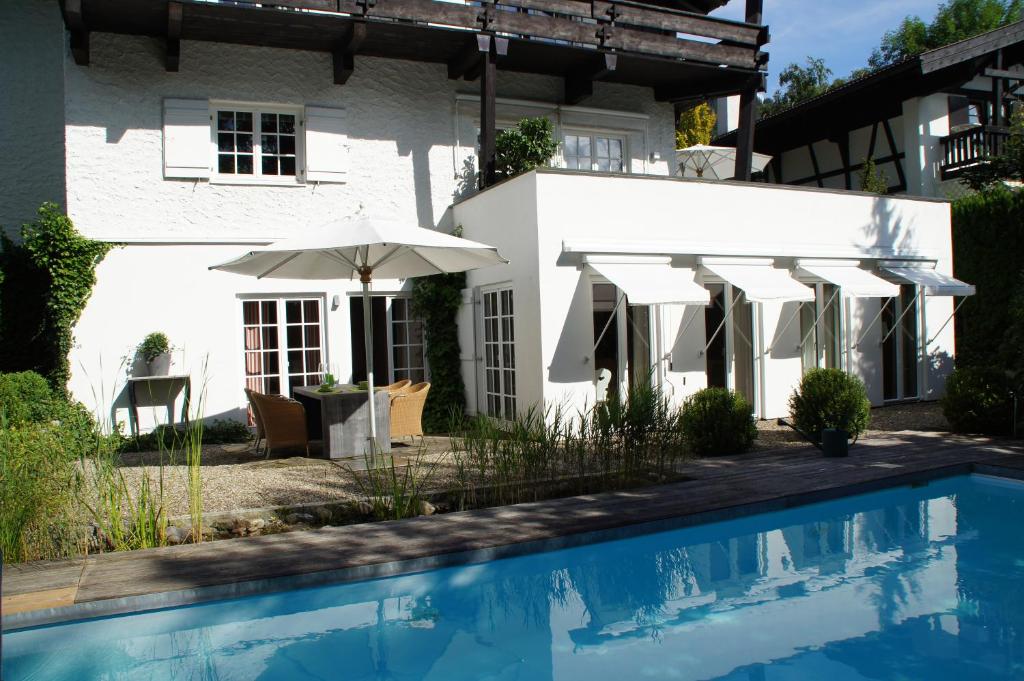Landhaus am Plattenbichl - Luxus Apartment mit Privat-Pool und Sauna - im Sommer Bergbahn inklusive Plattenbichlstrasse 13, 87561 Oberstdorf