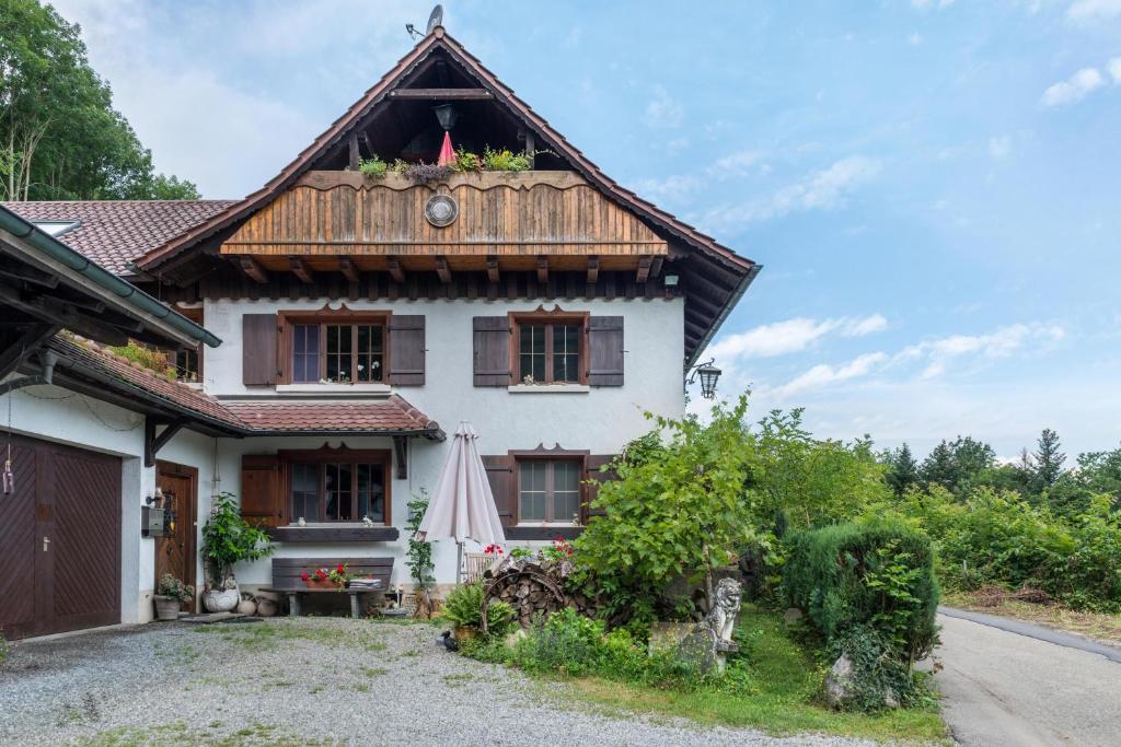 Appartement Landhaus - In der hohen Eich Eg Hebsackstrasse, 51 88662 Überlingen