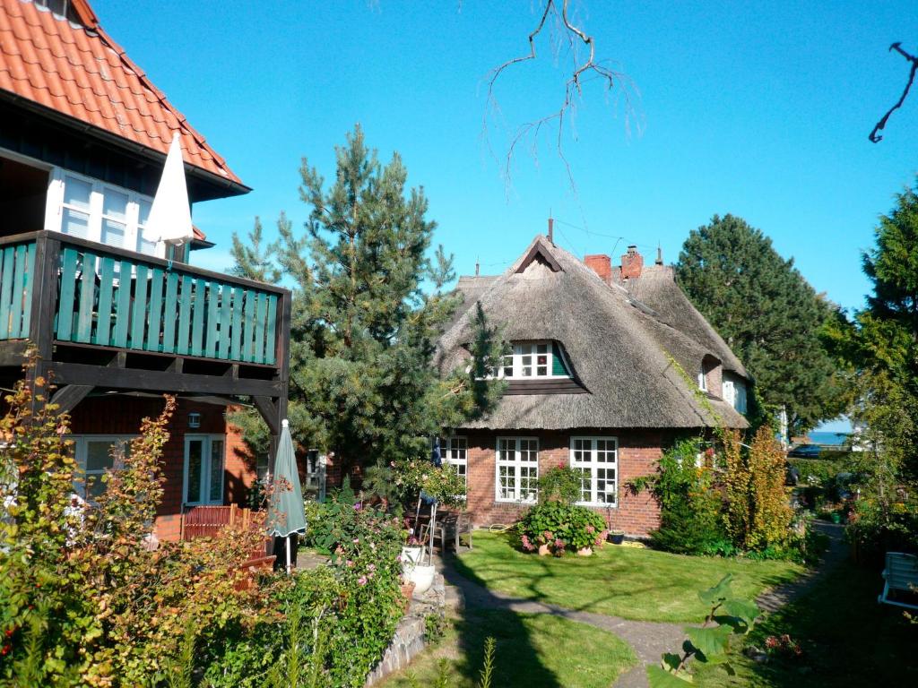 Landhaus-Marwede App 3 Bahnhofstr. 3, 23683 Haffkrug