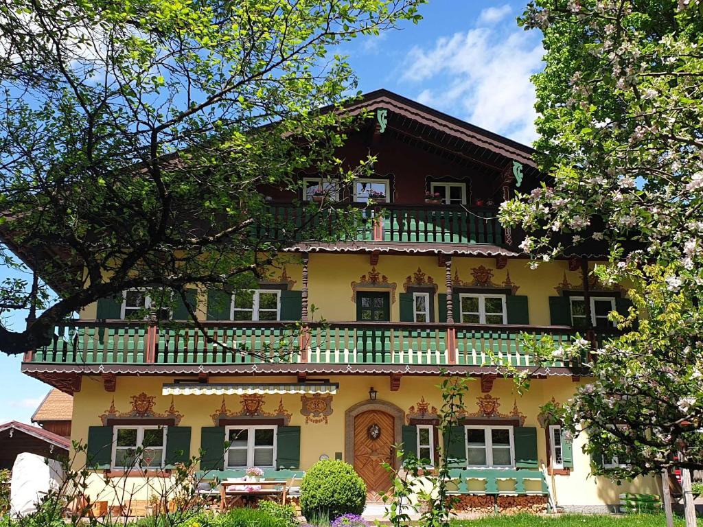 Appartement Landhaus SeenSucht Seestr. 36 83727 Schliersee