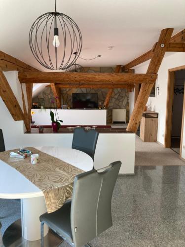 Landhausidyll Apartment Wohn- und Schlafzimmer