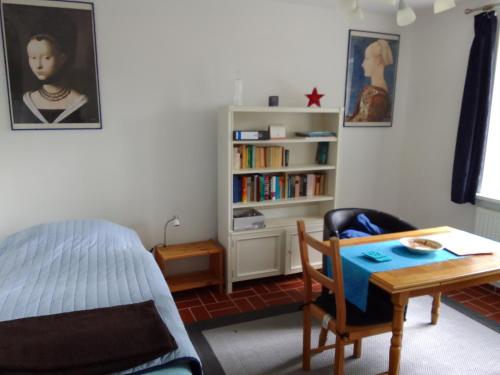 Ländliche 1-Raumwohnung im Park