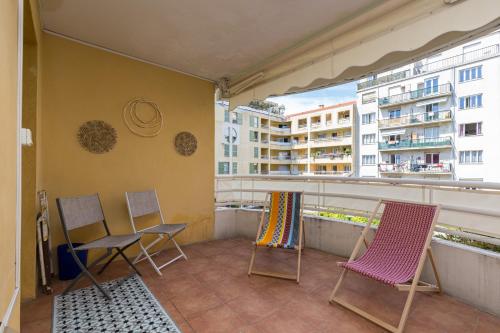 Large 2 Bdr at Nice Port