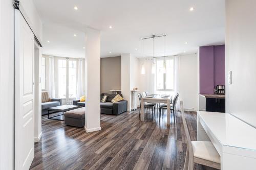 Large 2 Bdrs apartment Down Town - AC