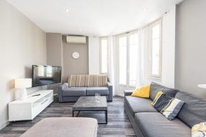Large 2 Bdrs apartment Down Town - AC