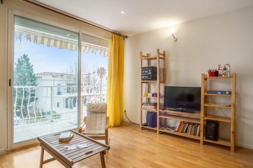 Large 2br with balcony and seaview 2 steps to La Ciotat beach - Welkeys