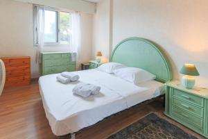 Large 3 rooms apartment with south facing terrace - BENAKEY