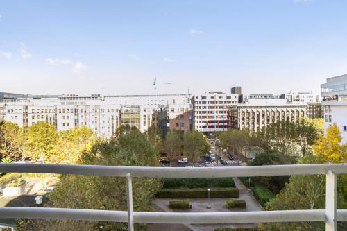 Large and bright flat 4 min walking to Paris La Défense Arena - Welkeys
