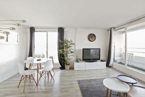 Large and bright flat 4 min walking to Paris La Défense Arena - Welkeys