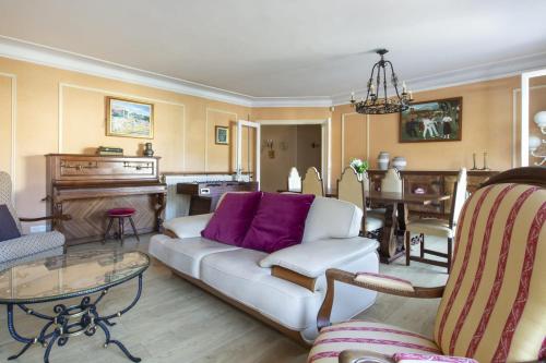 Large and elegant flat with terrace 5 min to Hendaye beach - Welkeys