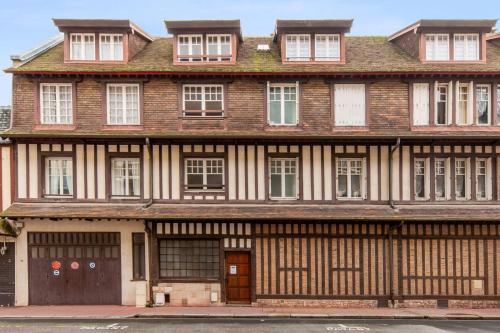 Large and elegant studio in Deauville centre 2 min to the Casino - Welkeys